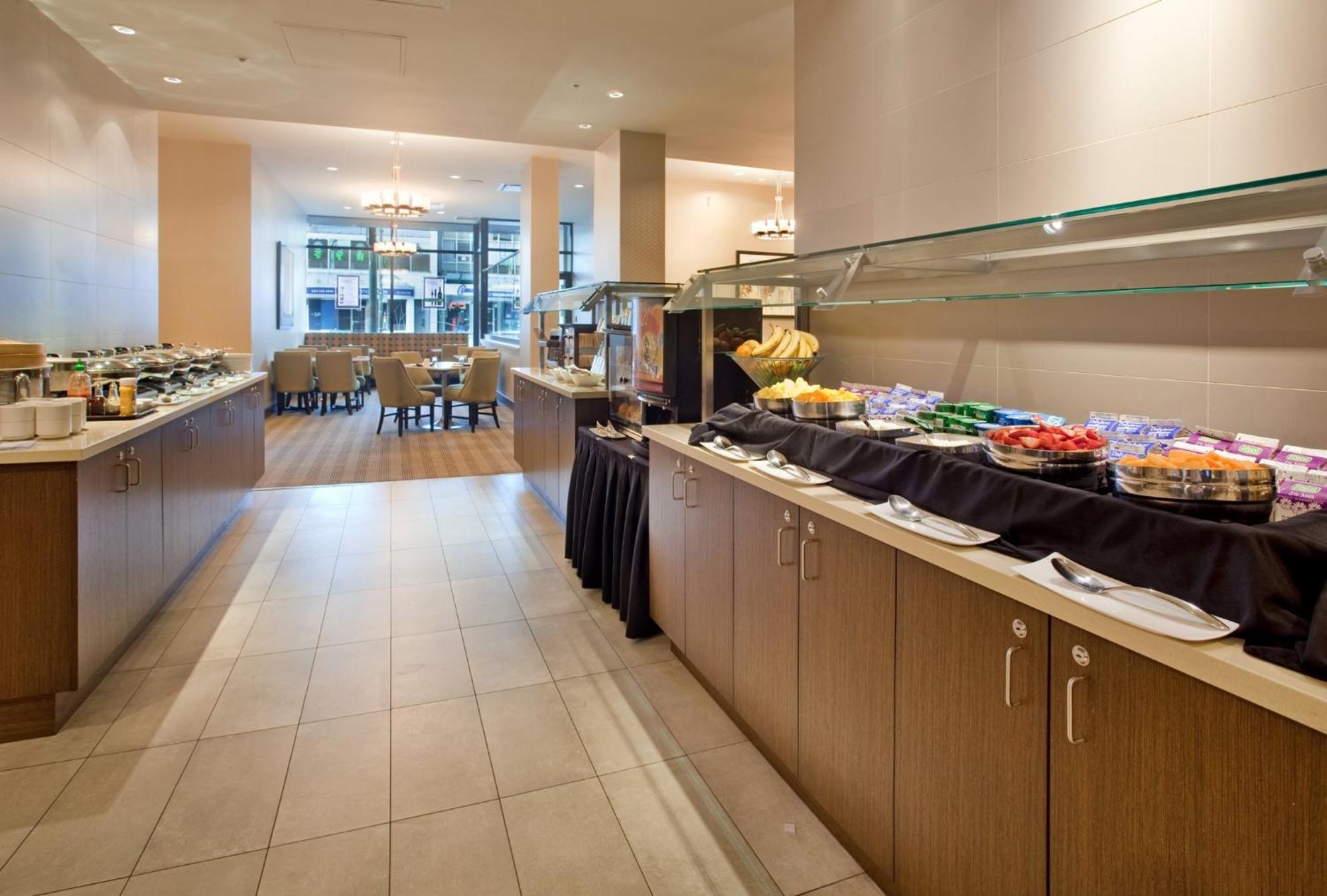 Holiday Inn Vancouver-Centre Broadway By Ihg Eksteriør bilde