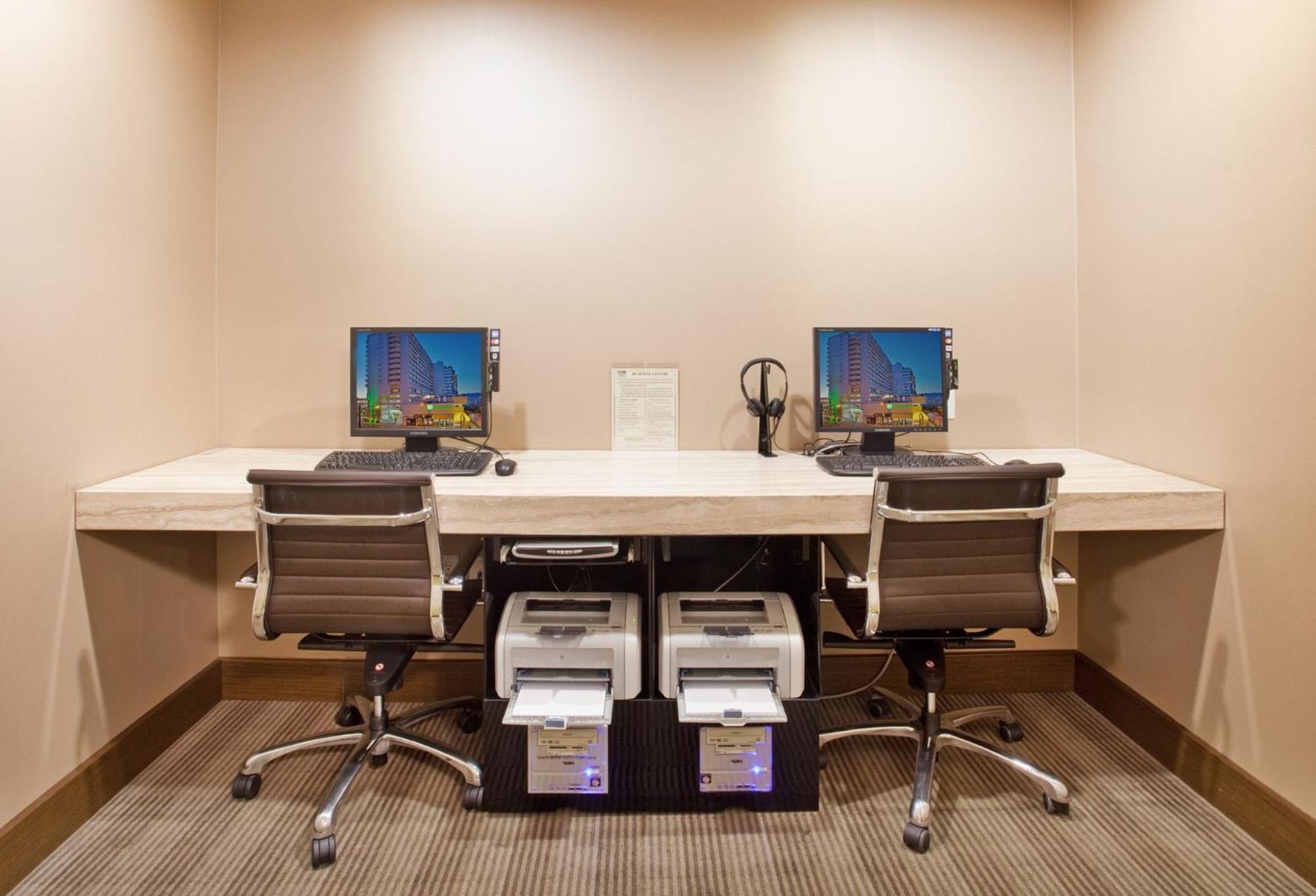 Holiday Inn Vancouver-Centre Broadway By Ihg Eksteriør bilde